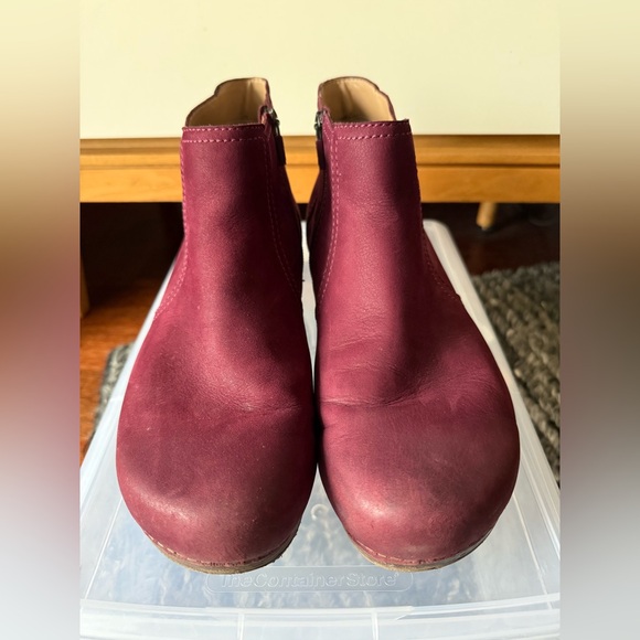 Dansko Barbara in Burgundy or Burnished Wine Nubuck Women’s size 11.5 or EU 42 - Picture 3 of 8